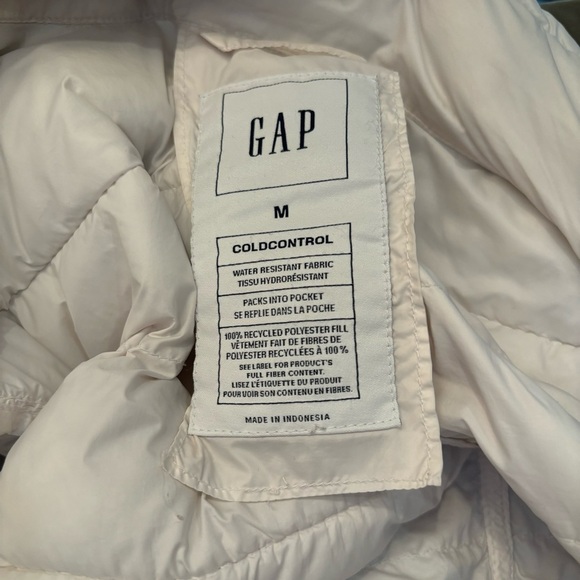 Gap women’s white lightweight polyester fill puffer winter jacket in size medium - Picture 8 of 8